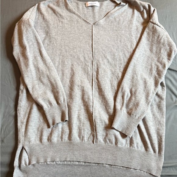 Carly Jean Los Angeles Sweaters - Carly Jean Los Angeles Light Gray V-Neck Sweater